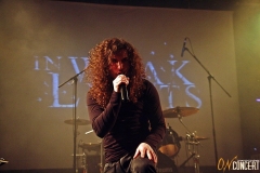 in_weak_lights_01