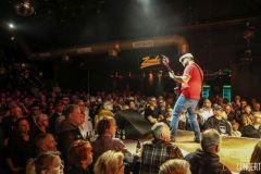 7F6A7744